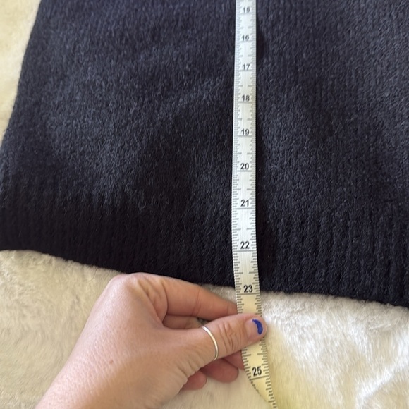 👻NWT! "CUPCAKES AND CASHMERE" Halloween ghost Sweater with Matching Socks 👻 - Picture 7 of 13